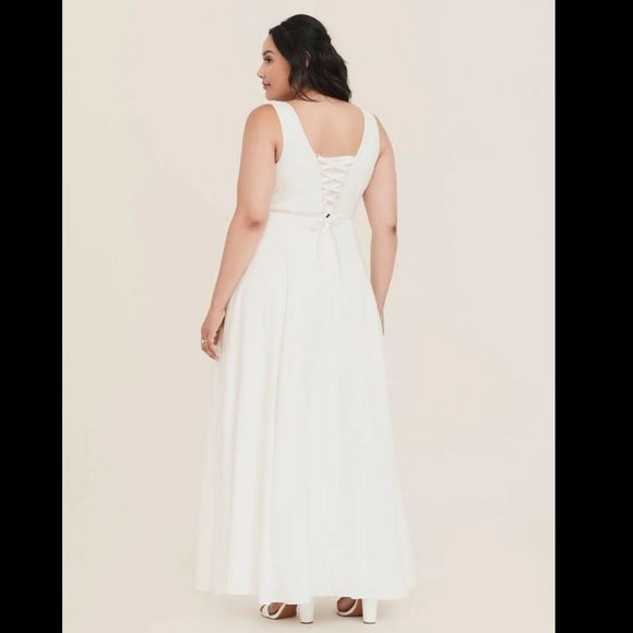 Torrid 16 Ivory Jacquard Sweetheart Wedding Gown - Picture 4 of 5